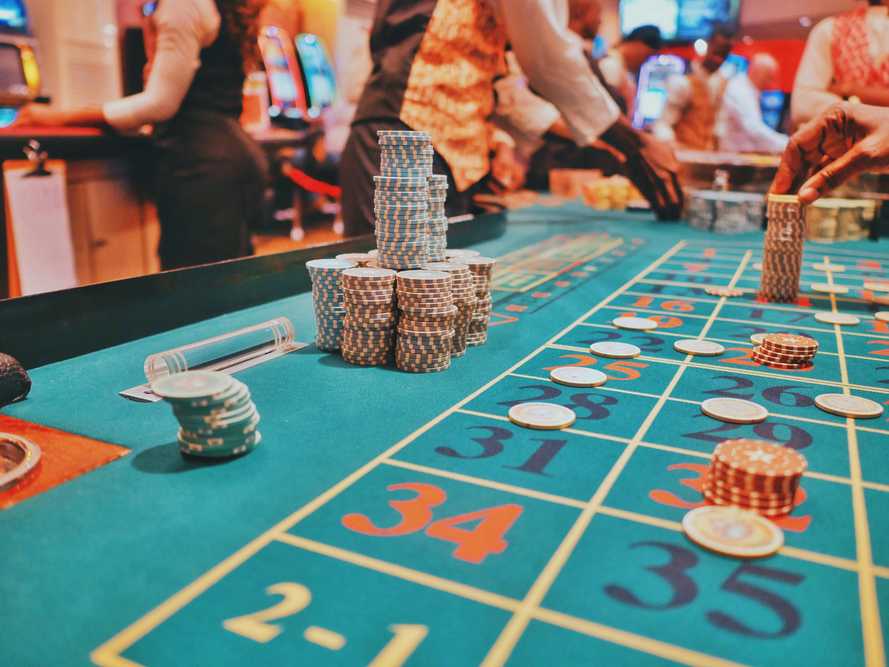How to Play Slot Machines at AllWins Casino: A Beginner's Guide